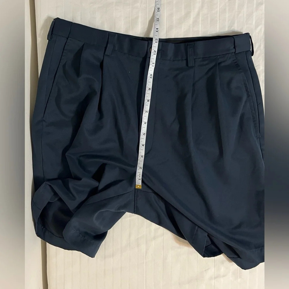Haggar Men's Pleated Front Navy Blue Shorts Size 36. B1 - Picture 8 of 9